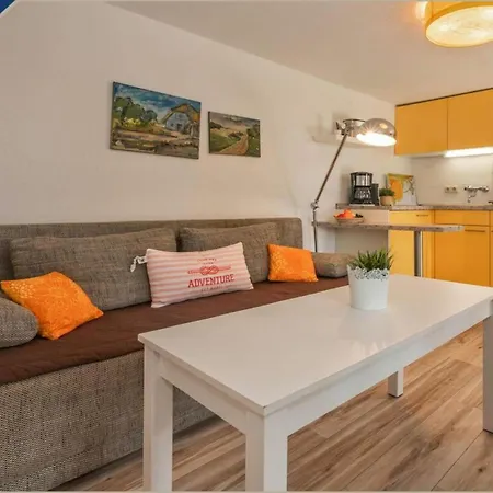 Apartment Bungalow 6 *